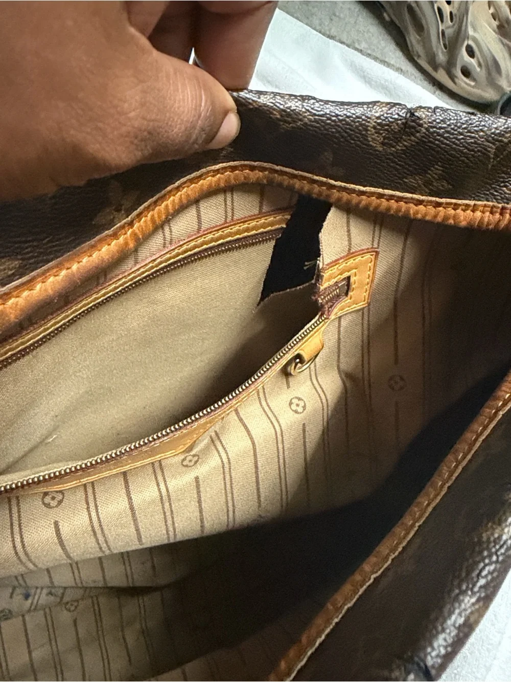 Louis Vuitton never full